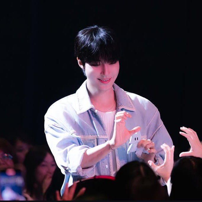 Behind-the-scenes cut of Hwang Inyoup