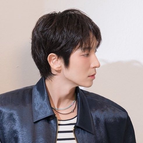 Behind-the-scenes cut of Lee Joongi