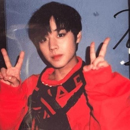 A moment captured by a fan of Park Jihoon