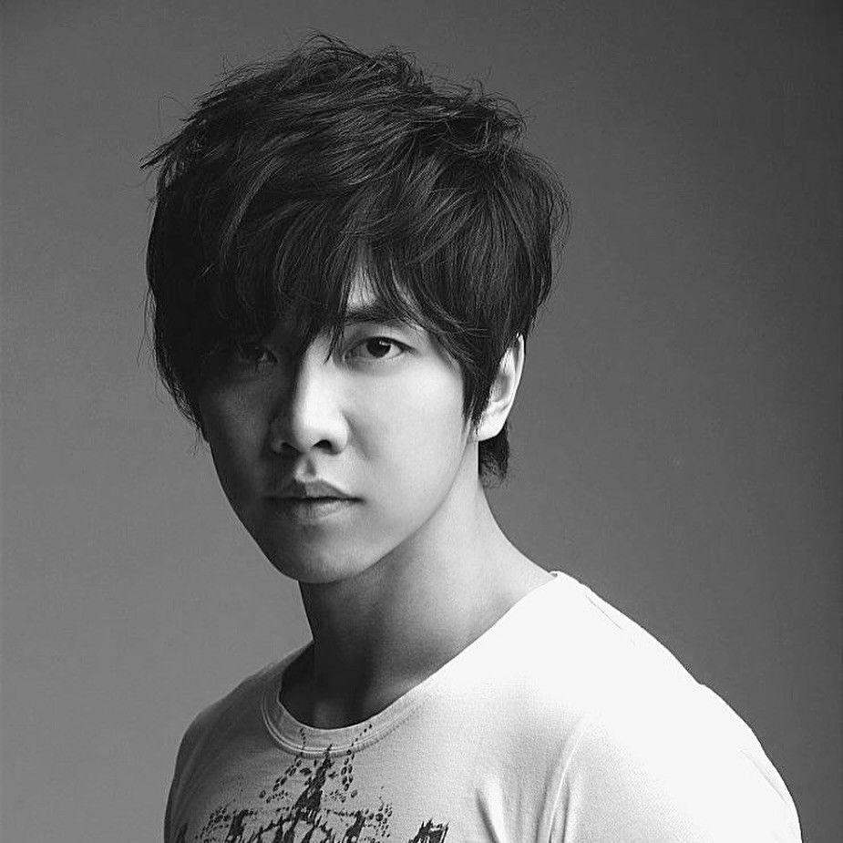 Behind-the-scenes cut of Lee Seunggi