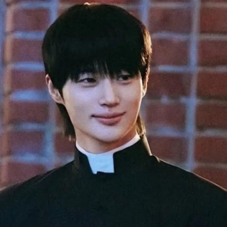 Latest photo of Byeon Wooseok