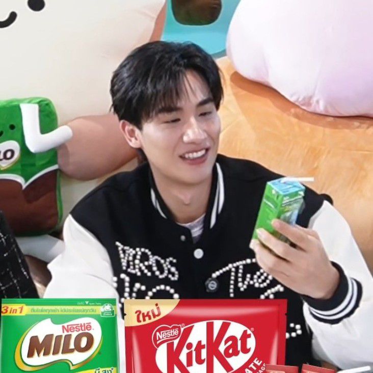 A moment captured by a fan of Tay Tawan Vihokratana