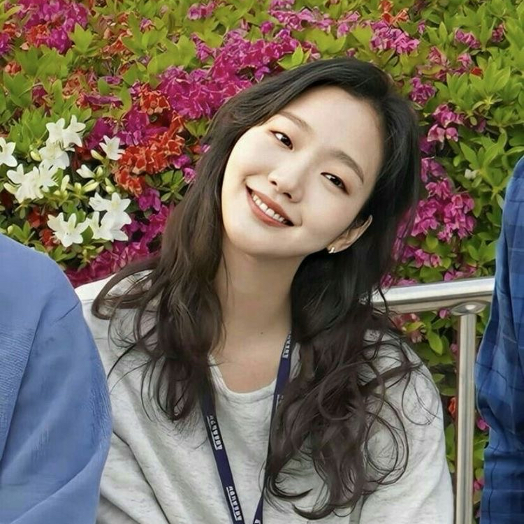 김고은 최근 활동샷