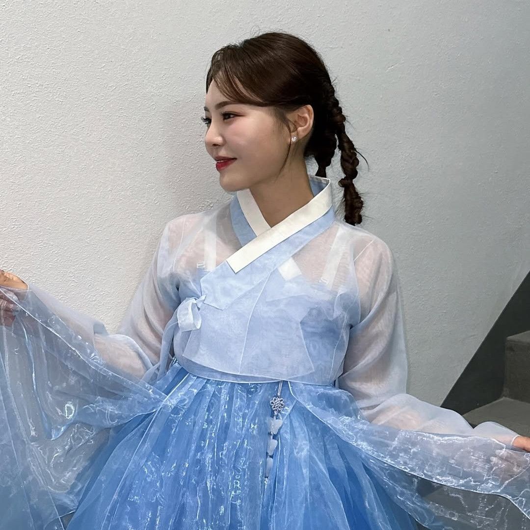 Behind-the-scenes cut of Miss Kim