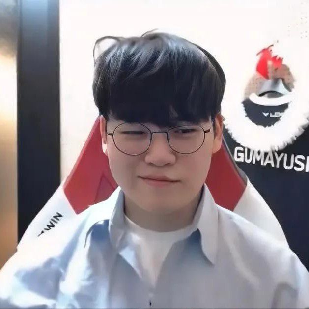 Behind-the-scenes cut of Gumayusi