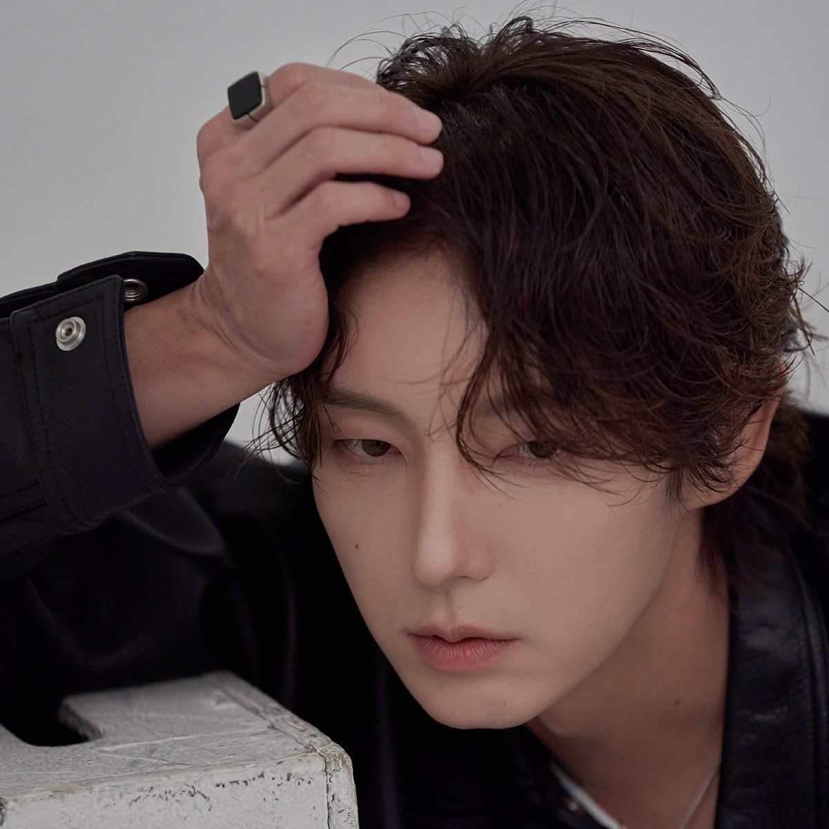 Behind-the-scenes cut of Lee Joongi