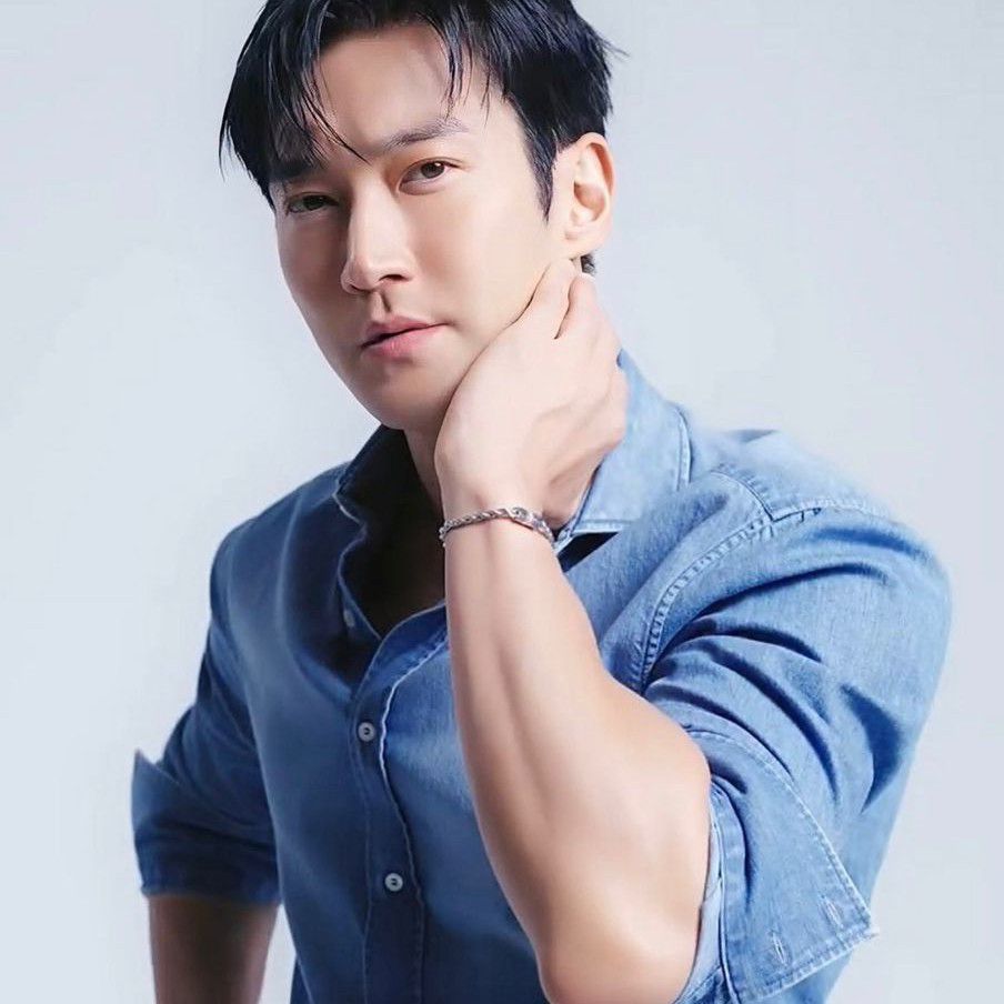 Behind-the-scenes cut of Choi Siwon