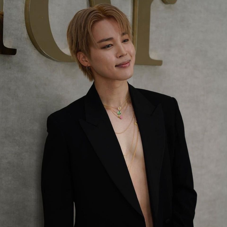 Recent activity shot of Kim Taehyung (V)