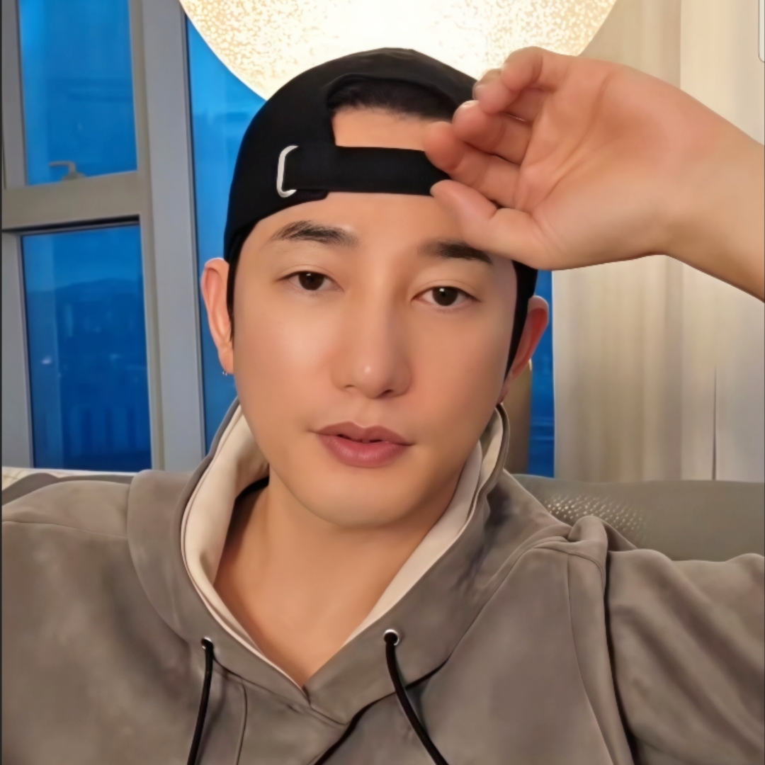 Recent activity shot of Park Sihoo