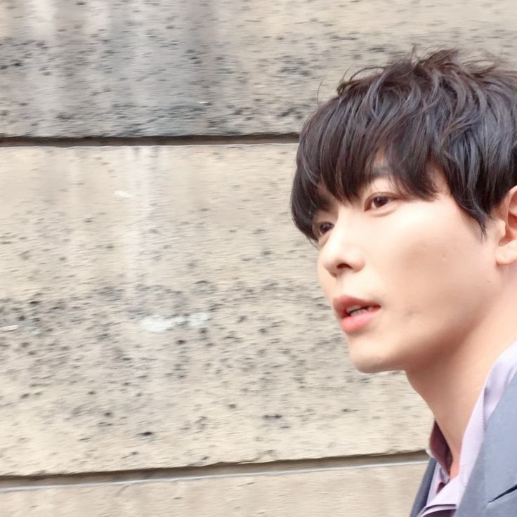 A moment captured by a fan of Kim Jaewook
