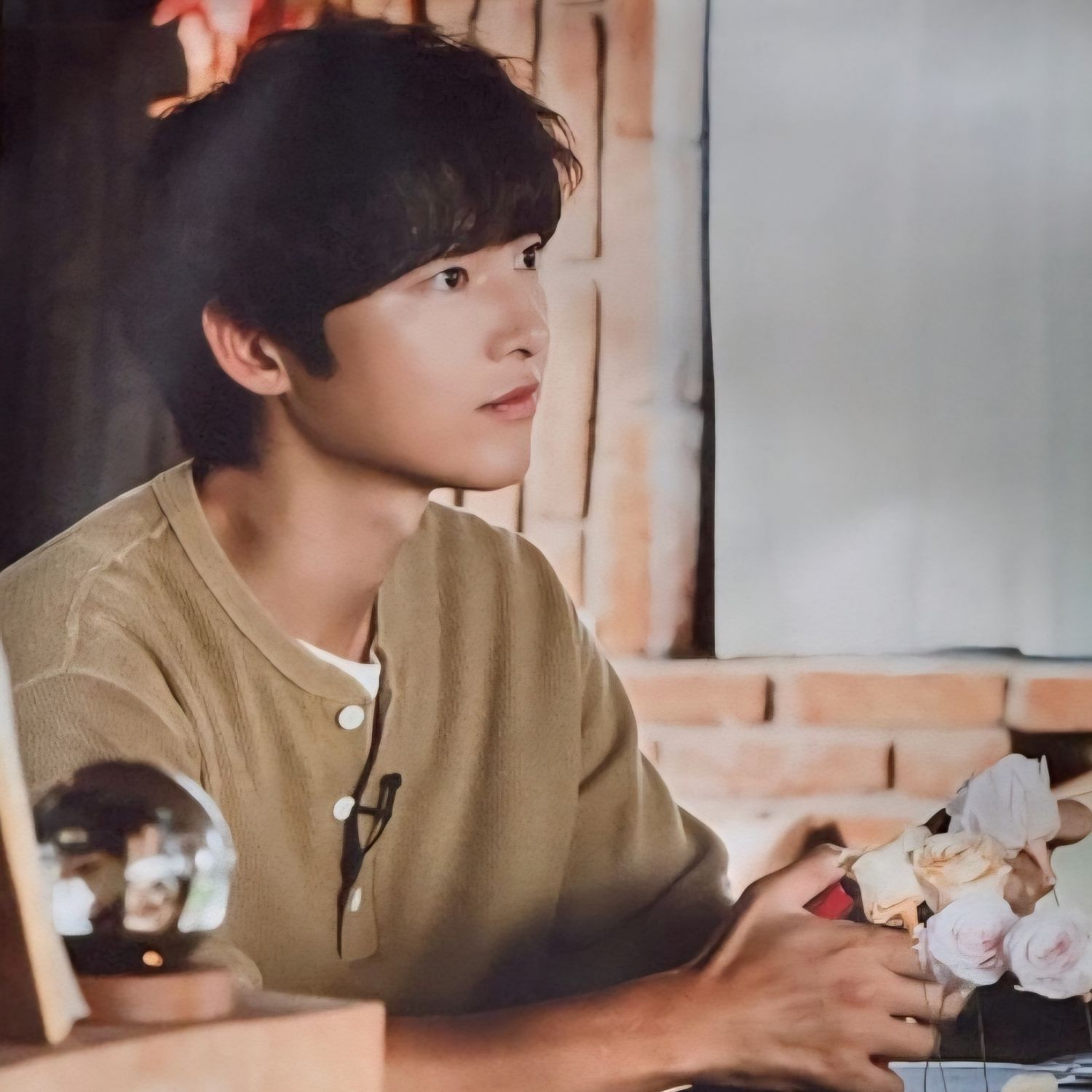 Latest photo of Song Joongki