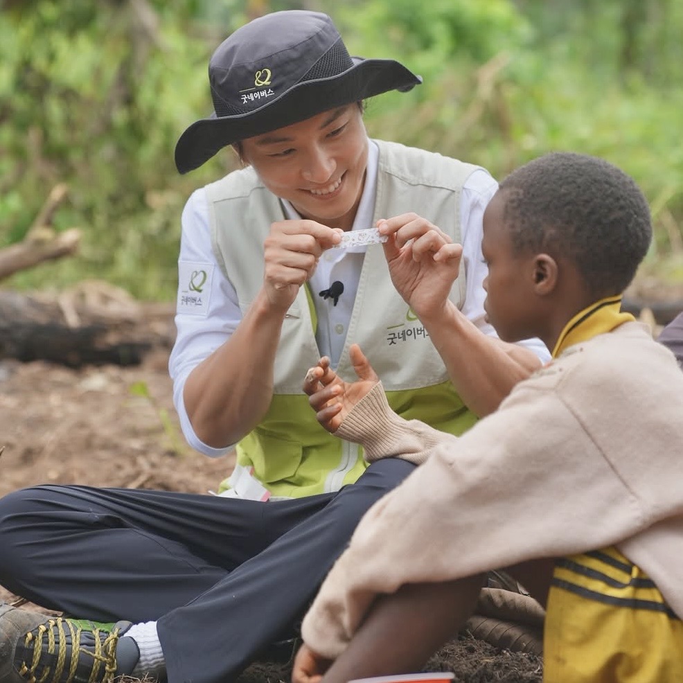 Behind-the-scenes cut of Yoon Shiyoon