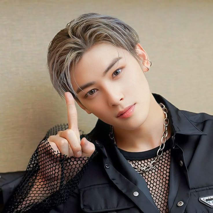 A moment captured by a fan of Cha Eunwoo