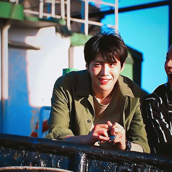 Behind-the-scenes cut of Kim Seonho