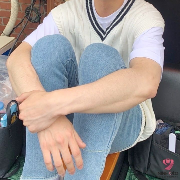 A moment captured by a fan of Kim Mujun