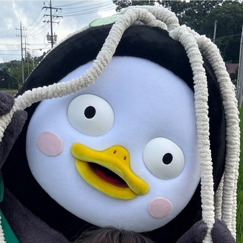 A moment captured by a fan of Pengsoo