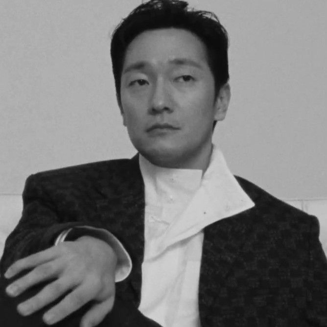 Recent activity shot of Son Seokkoo