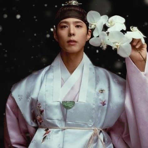 Recent activity shot of Park Bogum