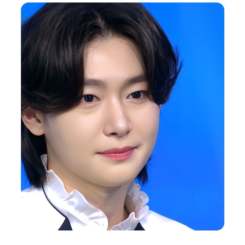 Behind-the-scenes cut of Kim Yongbin