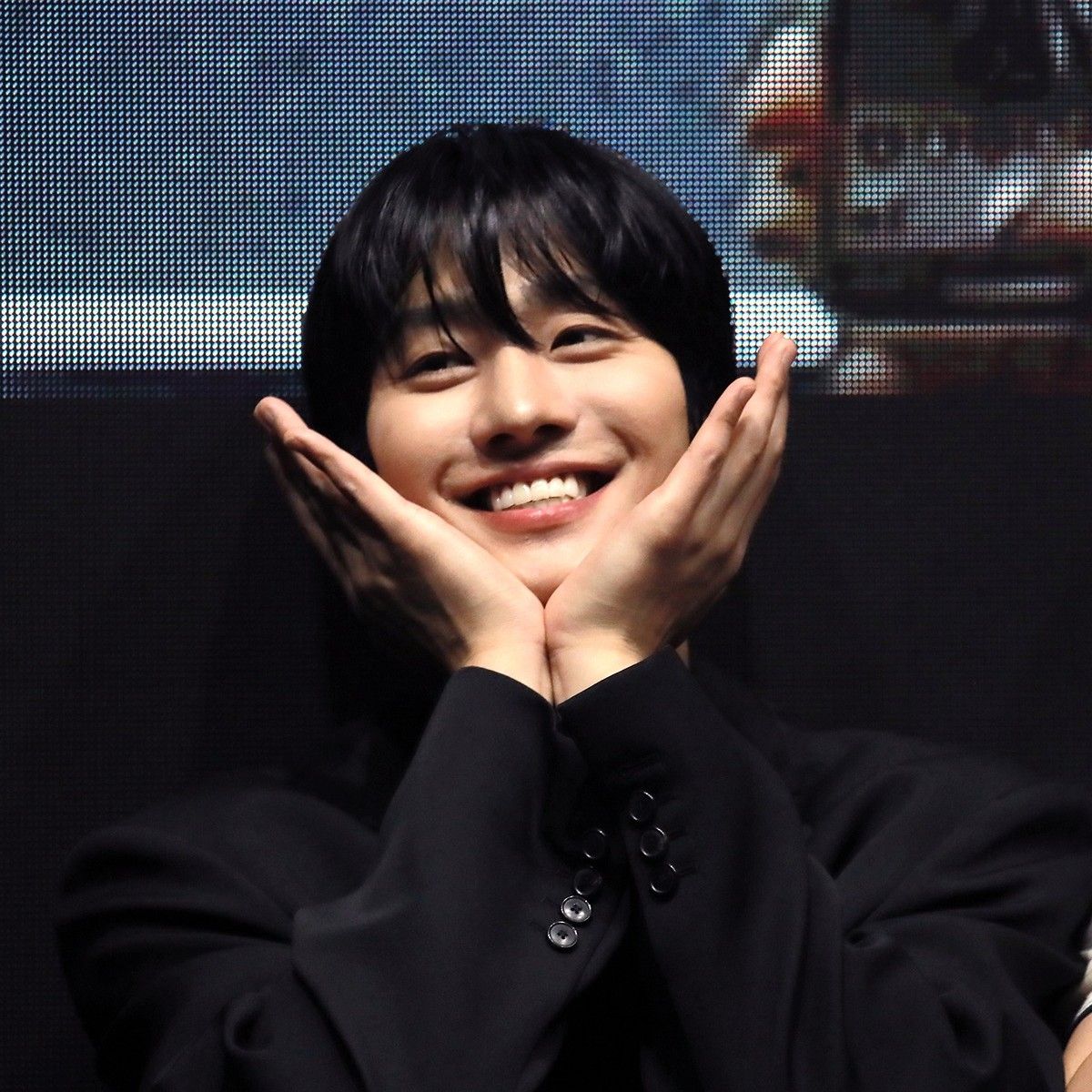 Behind-the-scenes cut of Ahn Hyoseop