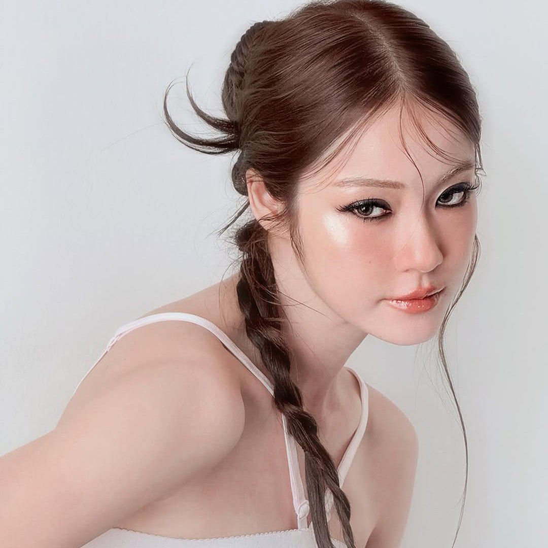 A moment captured by a fan of Namtan Tipnaree Weerawatnodom