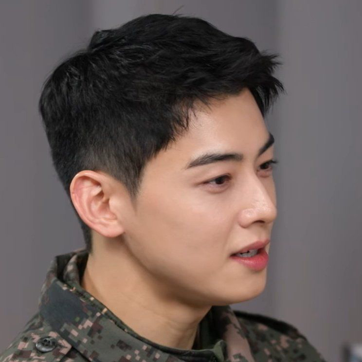 Latest photo of Cha Eunwoo