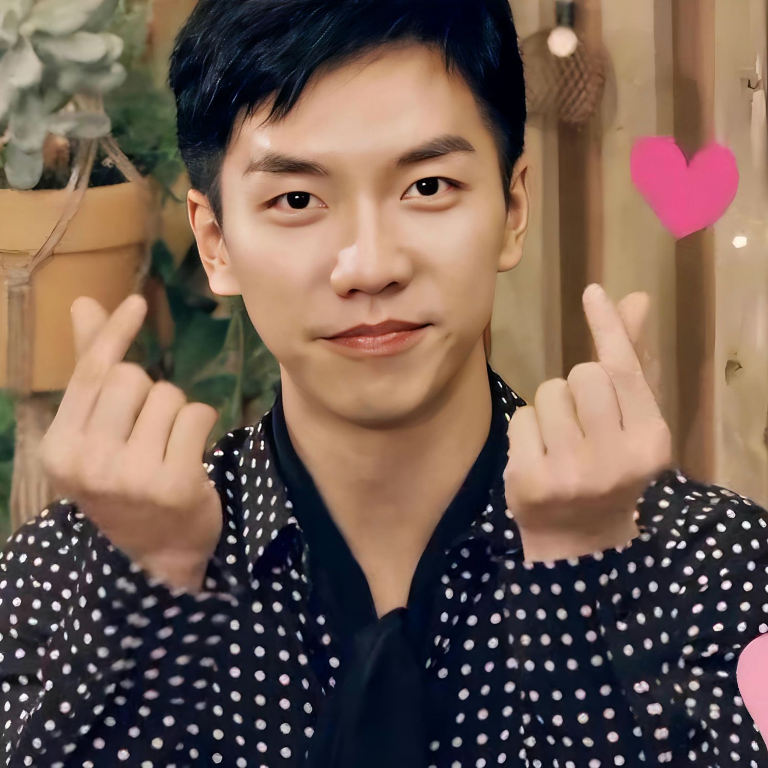 Behind-the-scenes cut of Lee Seunggi