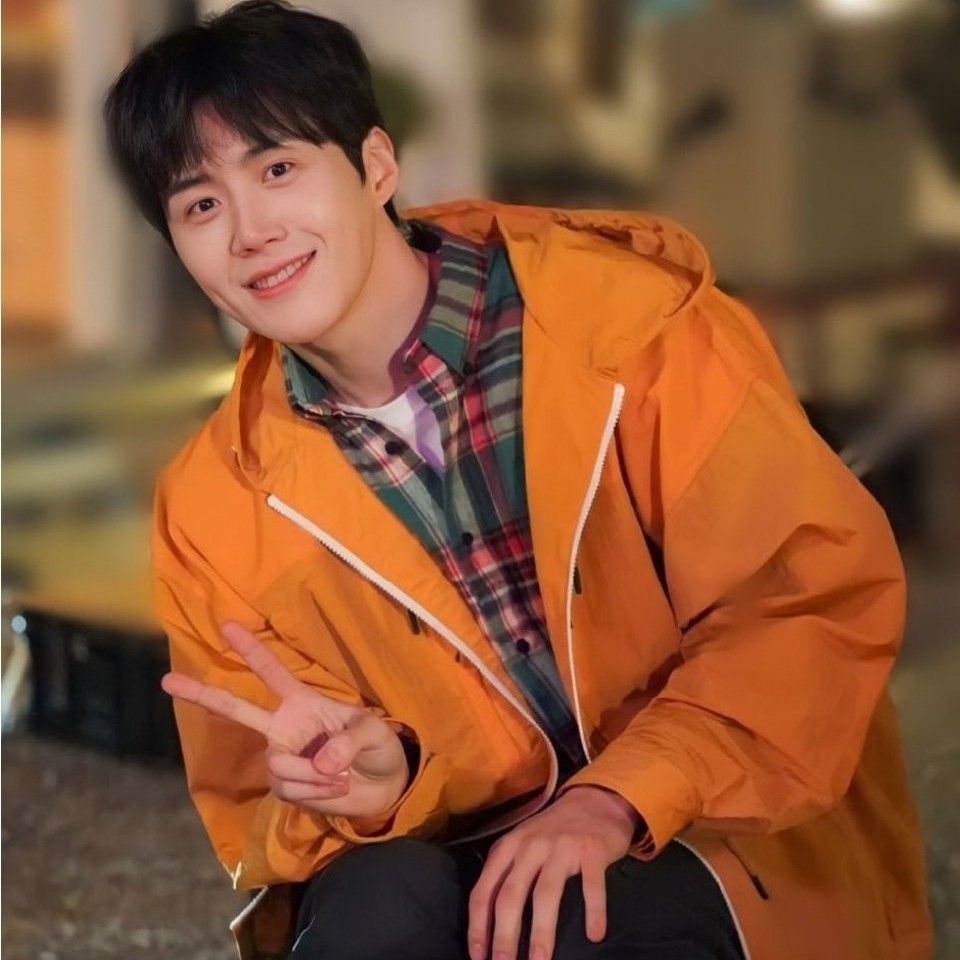 Behind-the-scenes cut of Kim Seonho