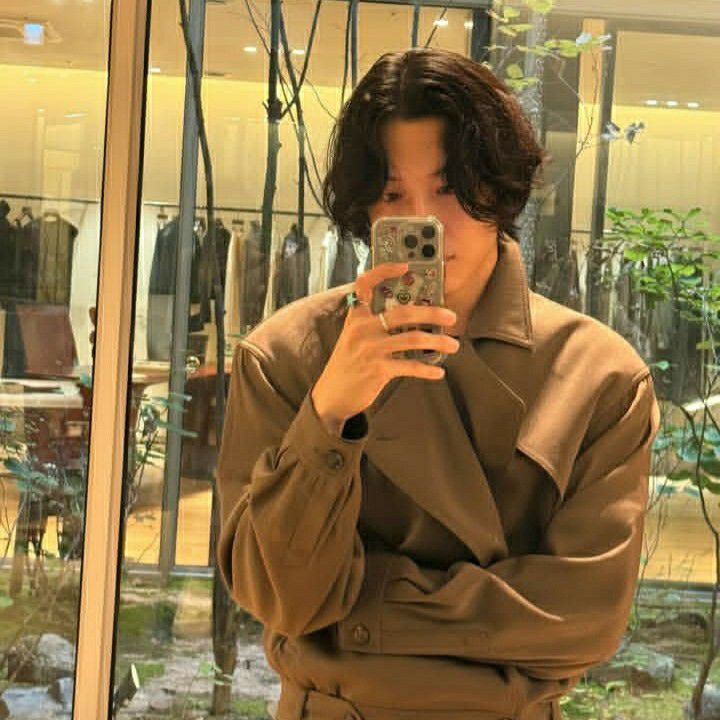 A moment captured by a fan of Lee Jongwon