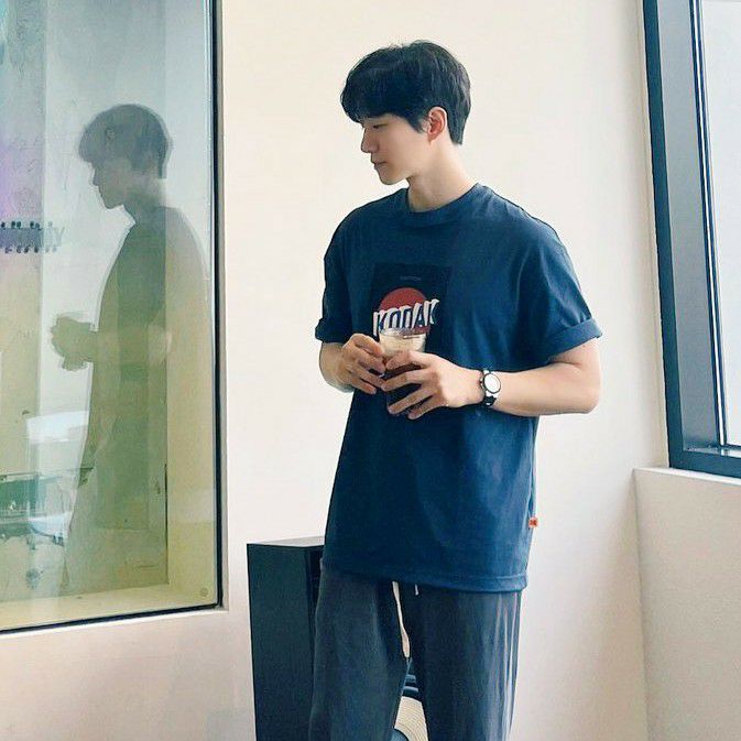 Behind-the-scenes cut of Lee Junho
