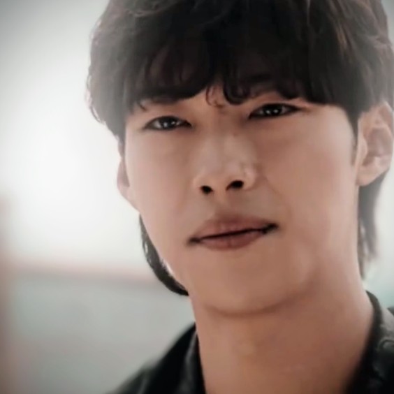A moment captured by a fan of Woo Dohwan