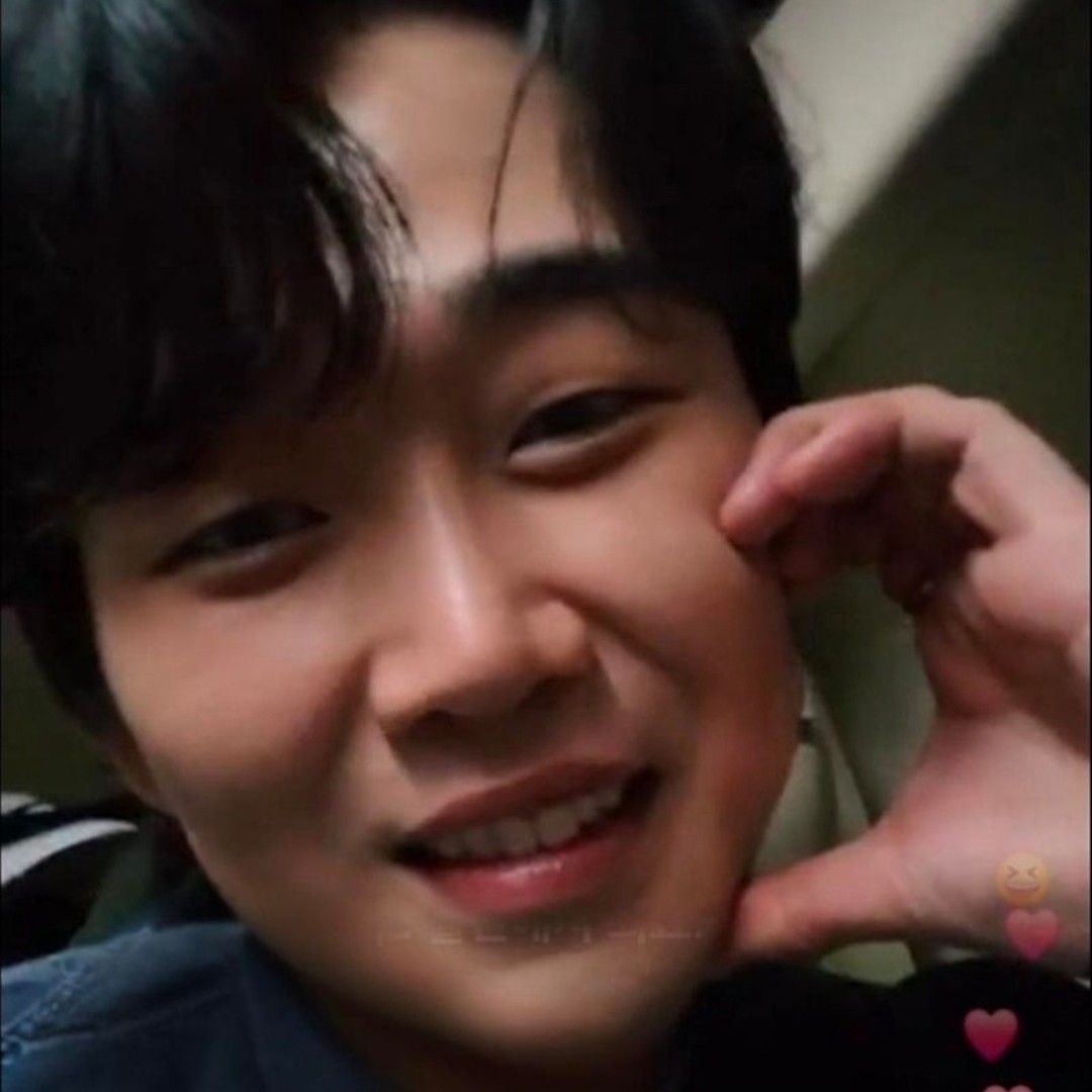 Behind-the-scenes cut of Hwang Youngwoong