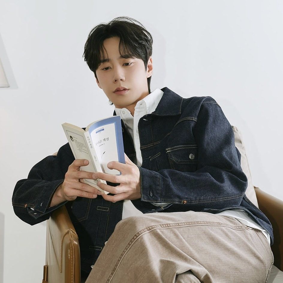 Recent activity shot of Lee Junyoung