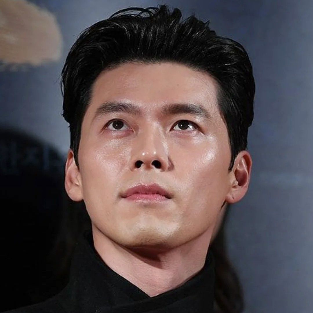 Behind-the-scenes cut of Hyun Bin