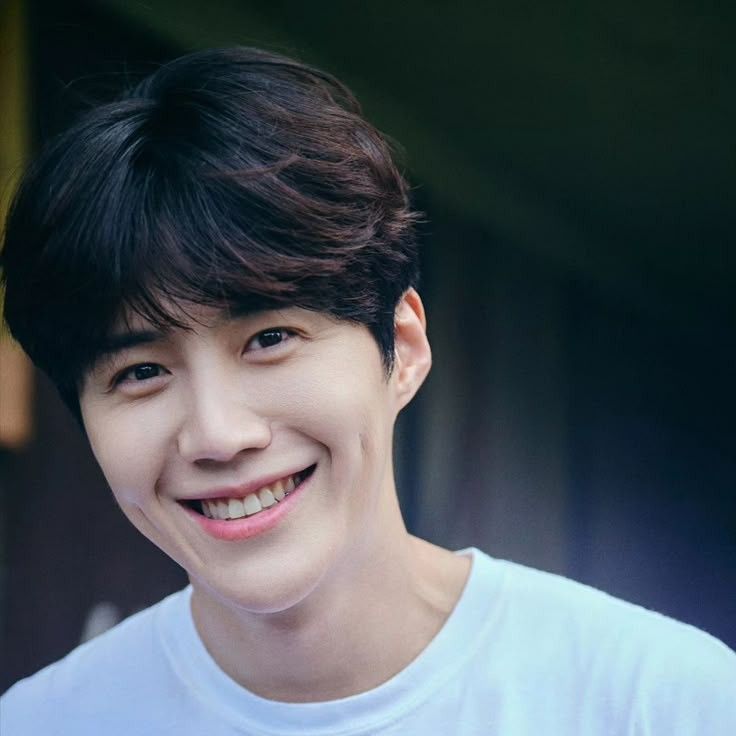 Behind-the-scenes cut of Kim Seonho