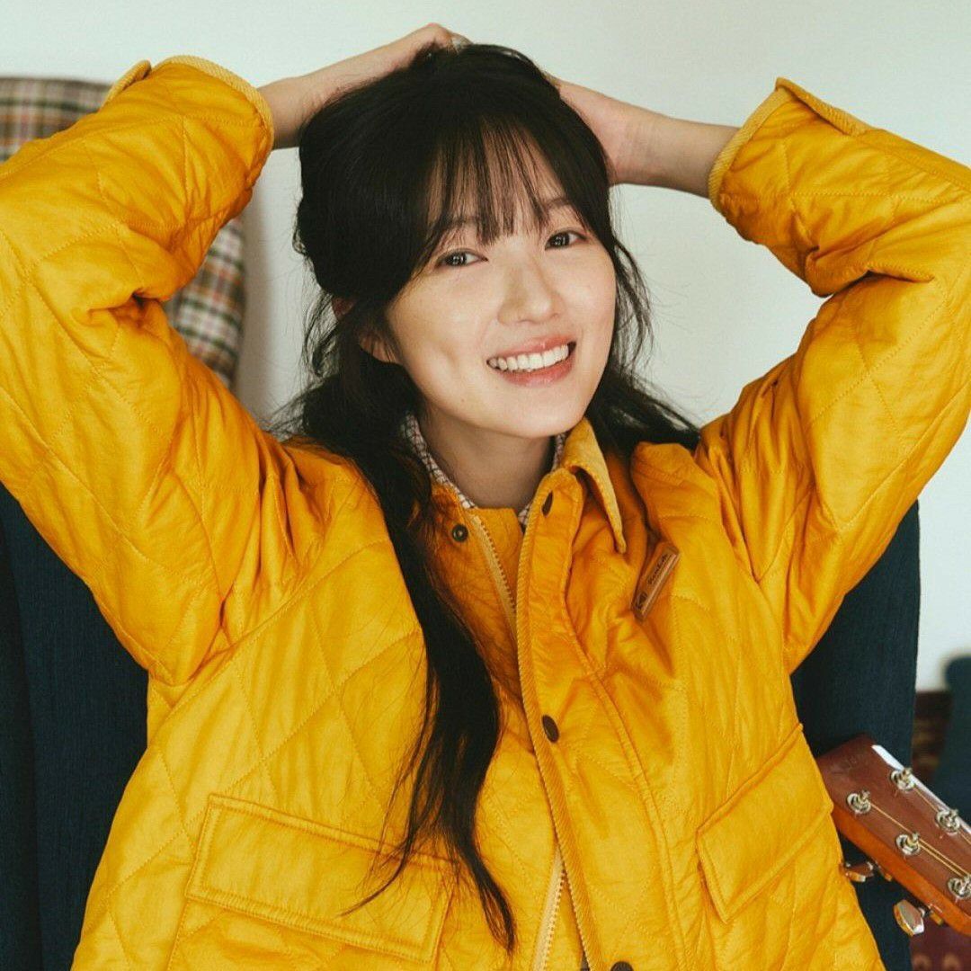 Recent activity shot of Kim Hyeyoon