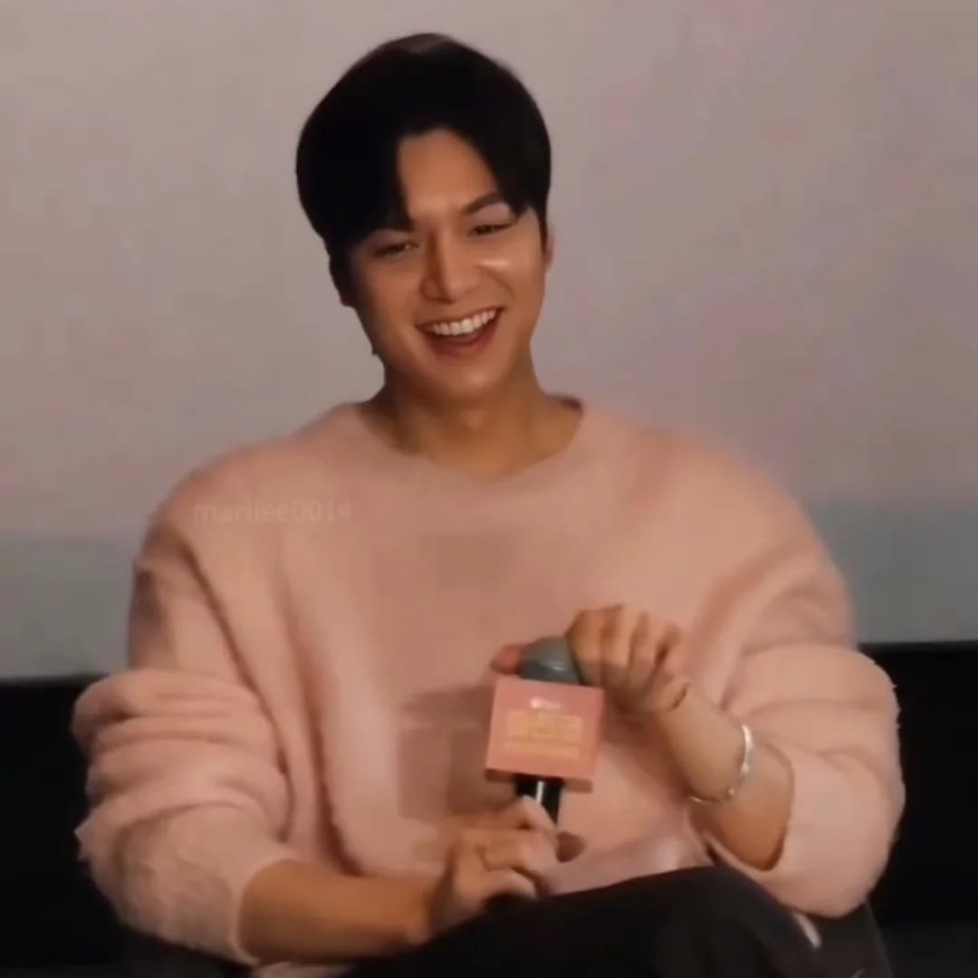 イ・ミンホの最近の活動ショット