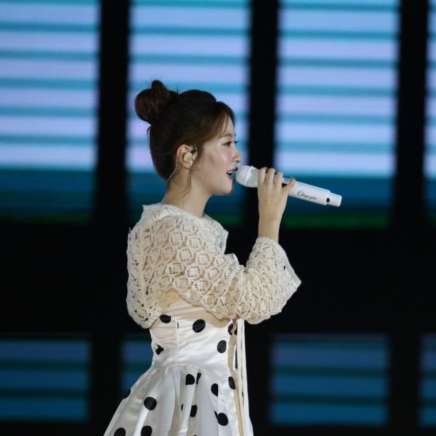 A moment captured by a fan of Oh Yujin