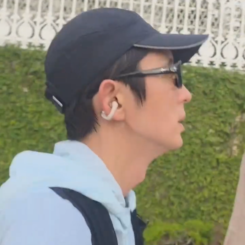 Behind-the-scenes cut of Lee Joongi