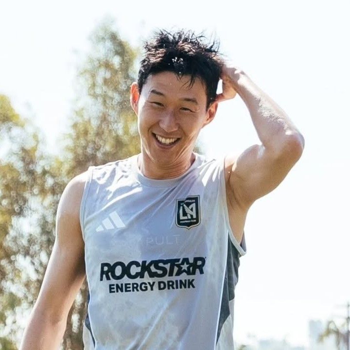 Son Heungmin的最新照片