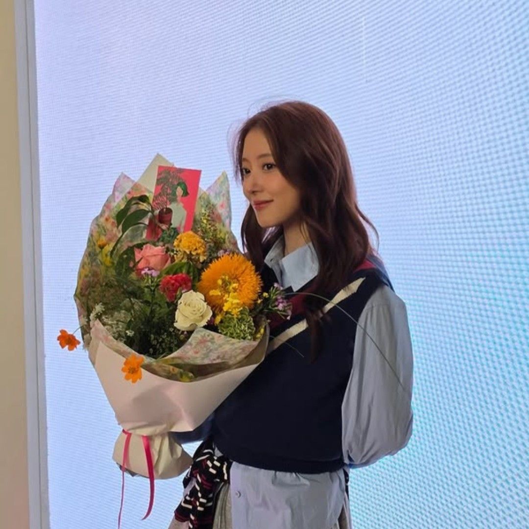 Behind-the-scenes cut of Lee Seyoung