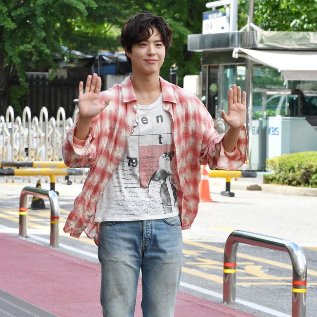 Recent activity shot of Park Bogum