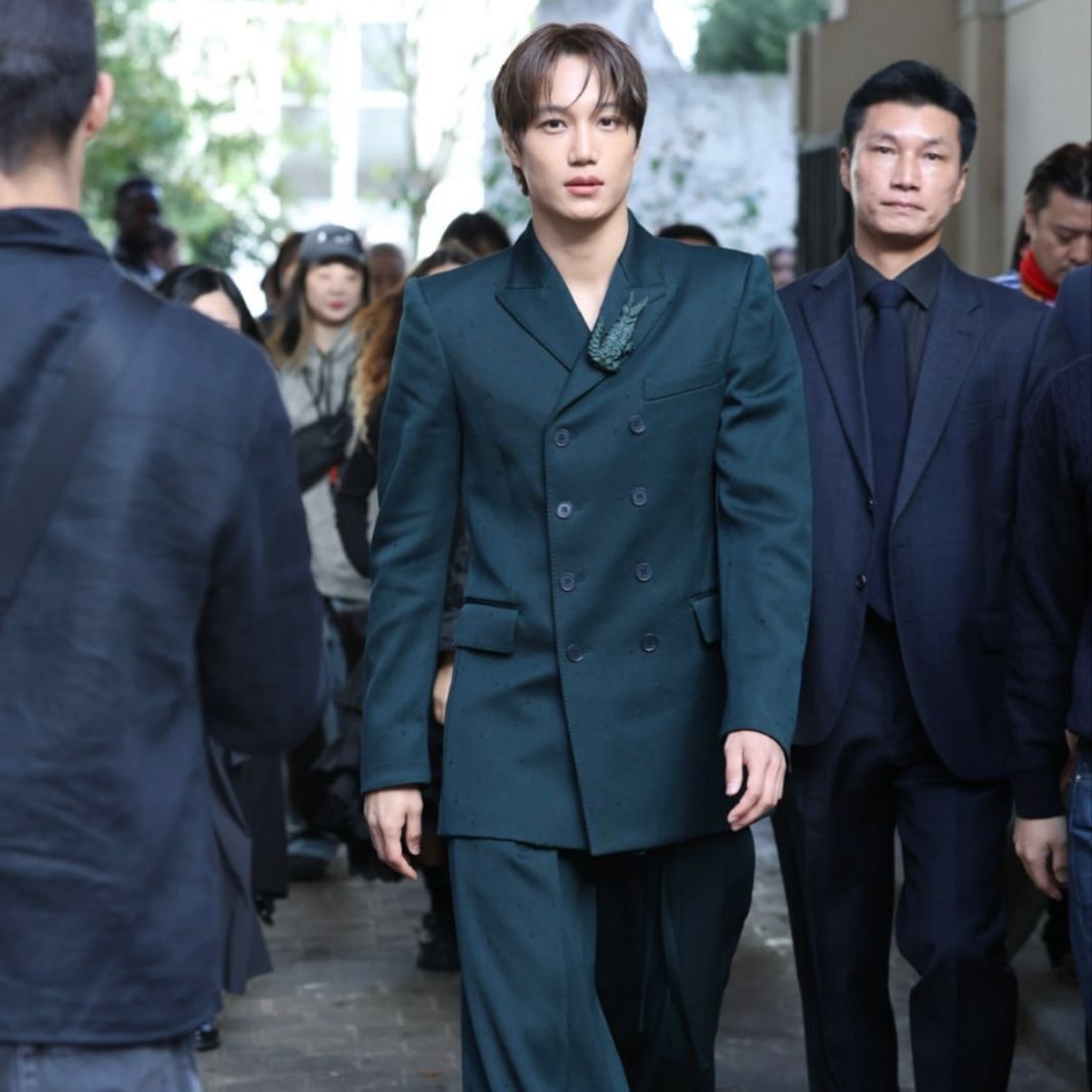 A moment captured by a fan of KAI