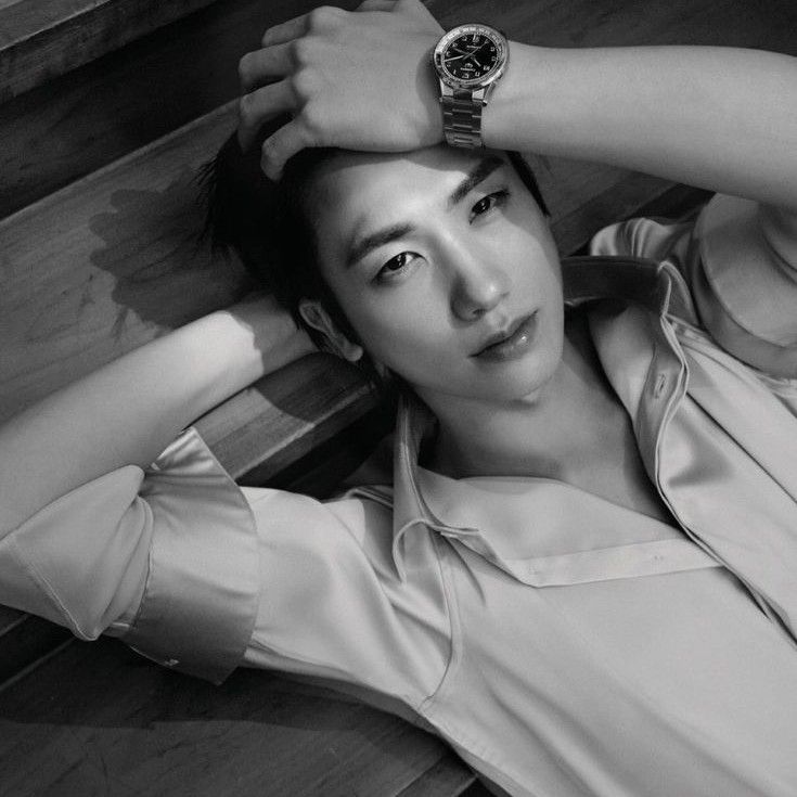 Behind-the-scenes cut of Park Hyungsik