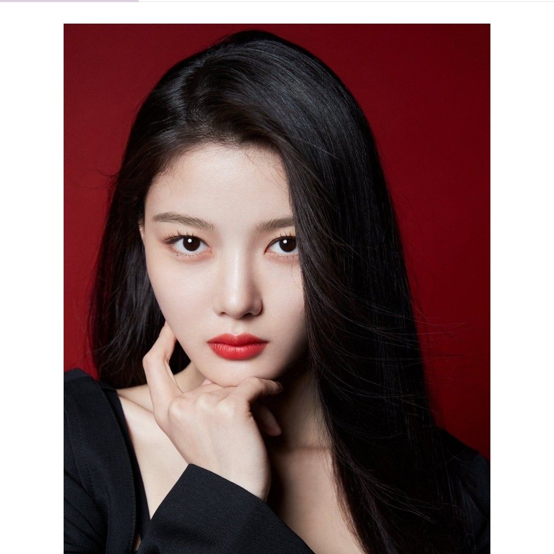 Behind-the-scenes cut of Kim Youjung