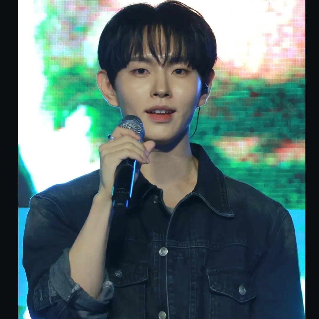 Behind-the-scenes cut of Lee Byeongchan