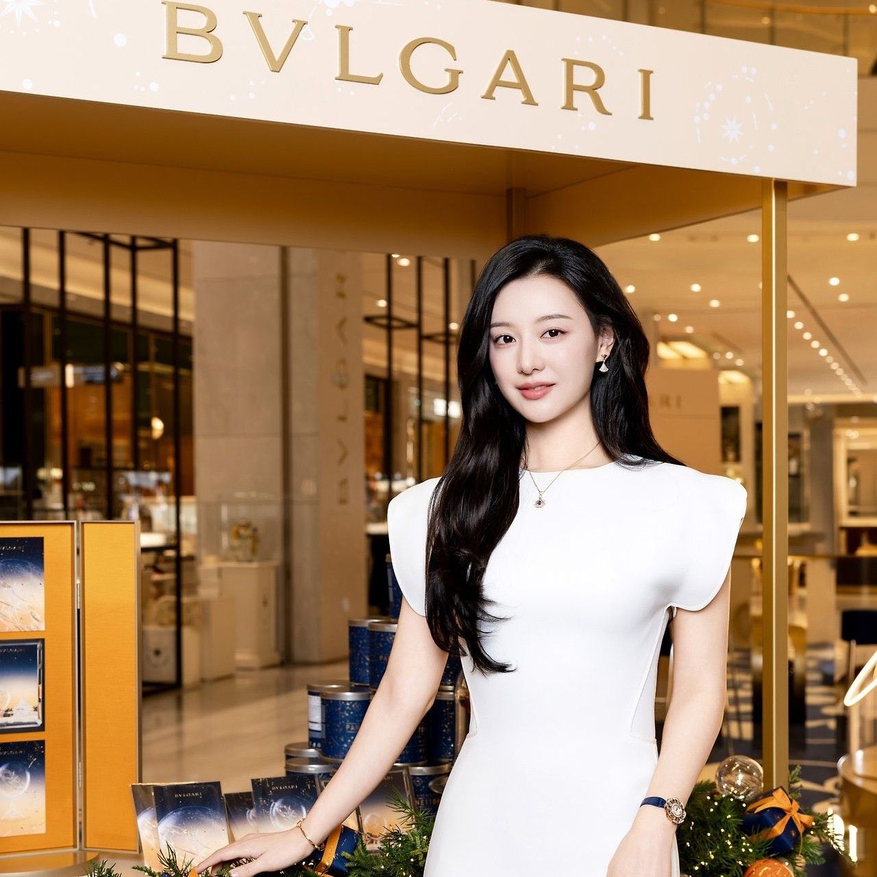 Behind-the-scenes cut of Kim Jiwon