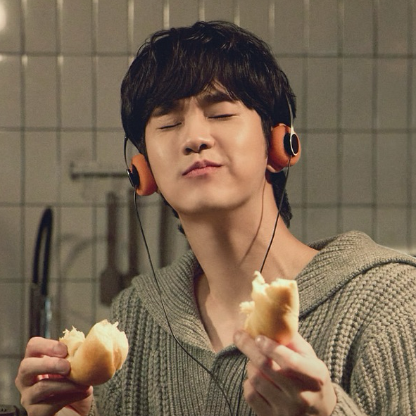 A moment captured by a fan of Kim Soohyun