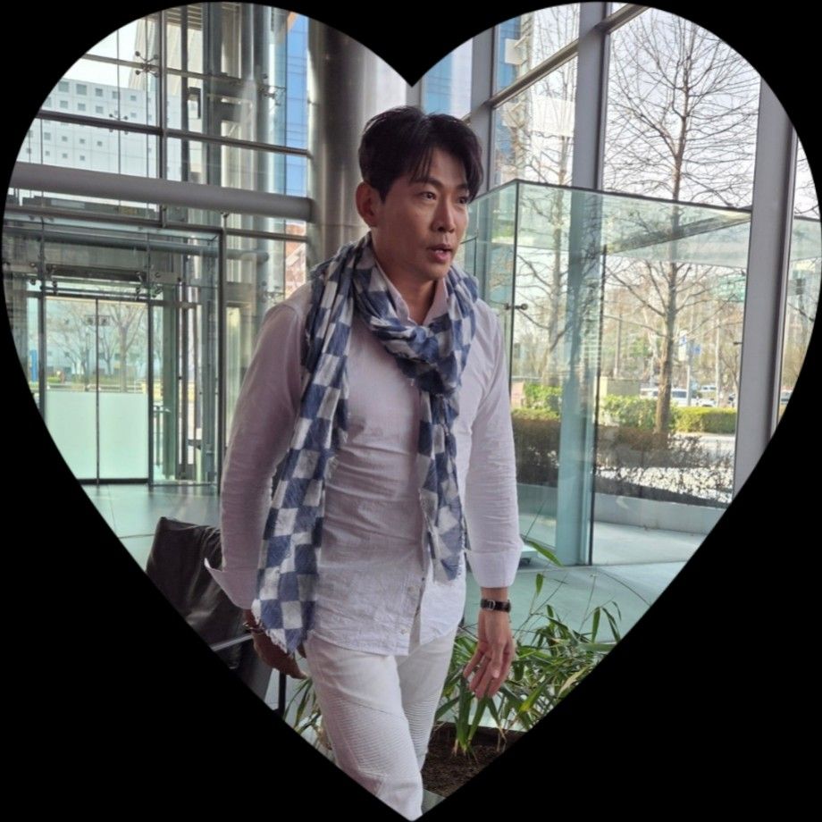 Latest photo of Kim Yongpil