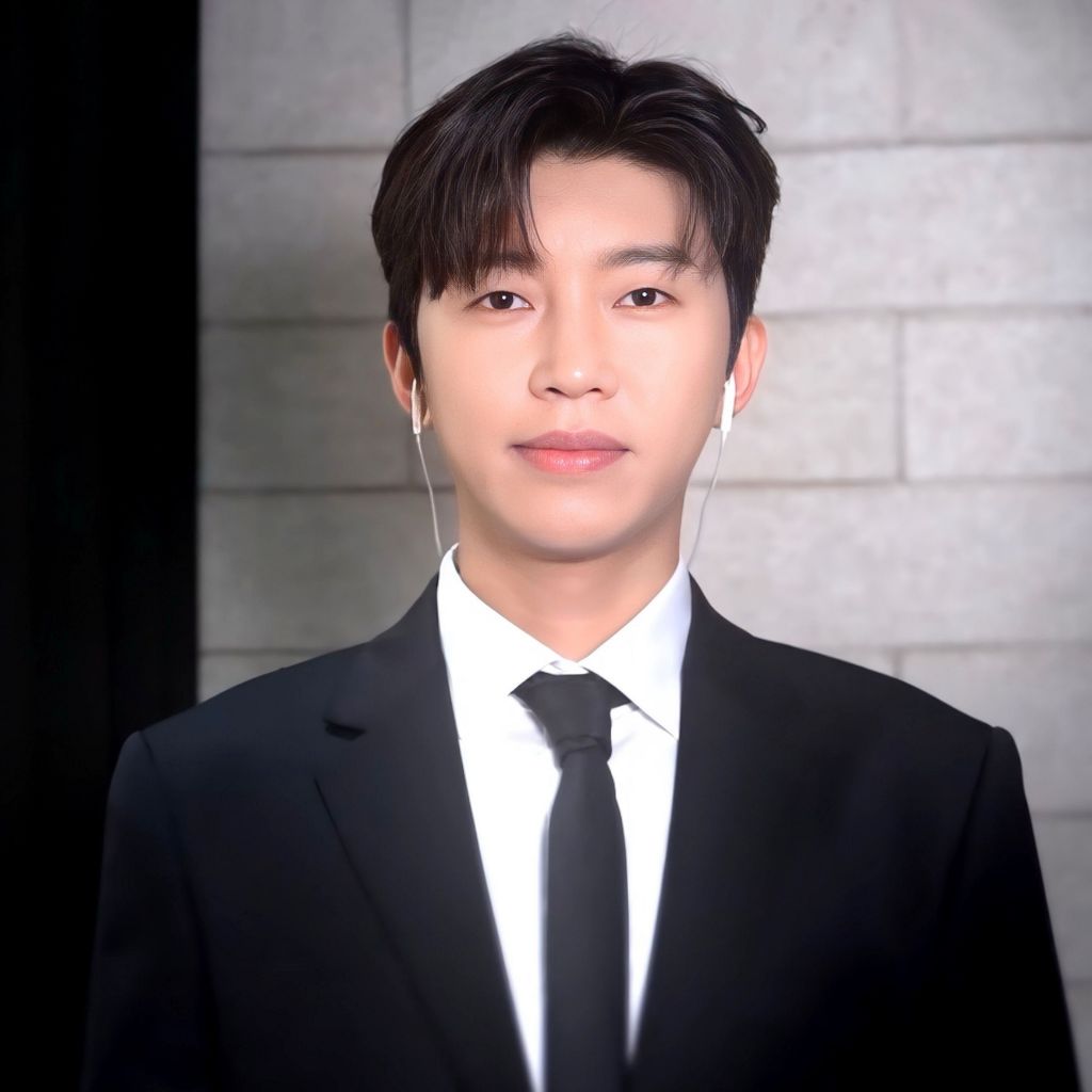 Behind-the-scenes cut of Lim Youngwoong